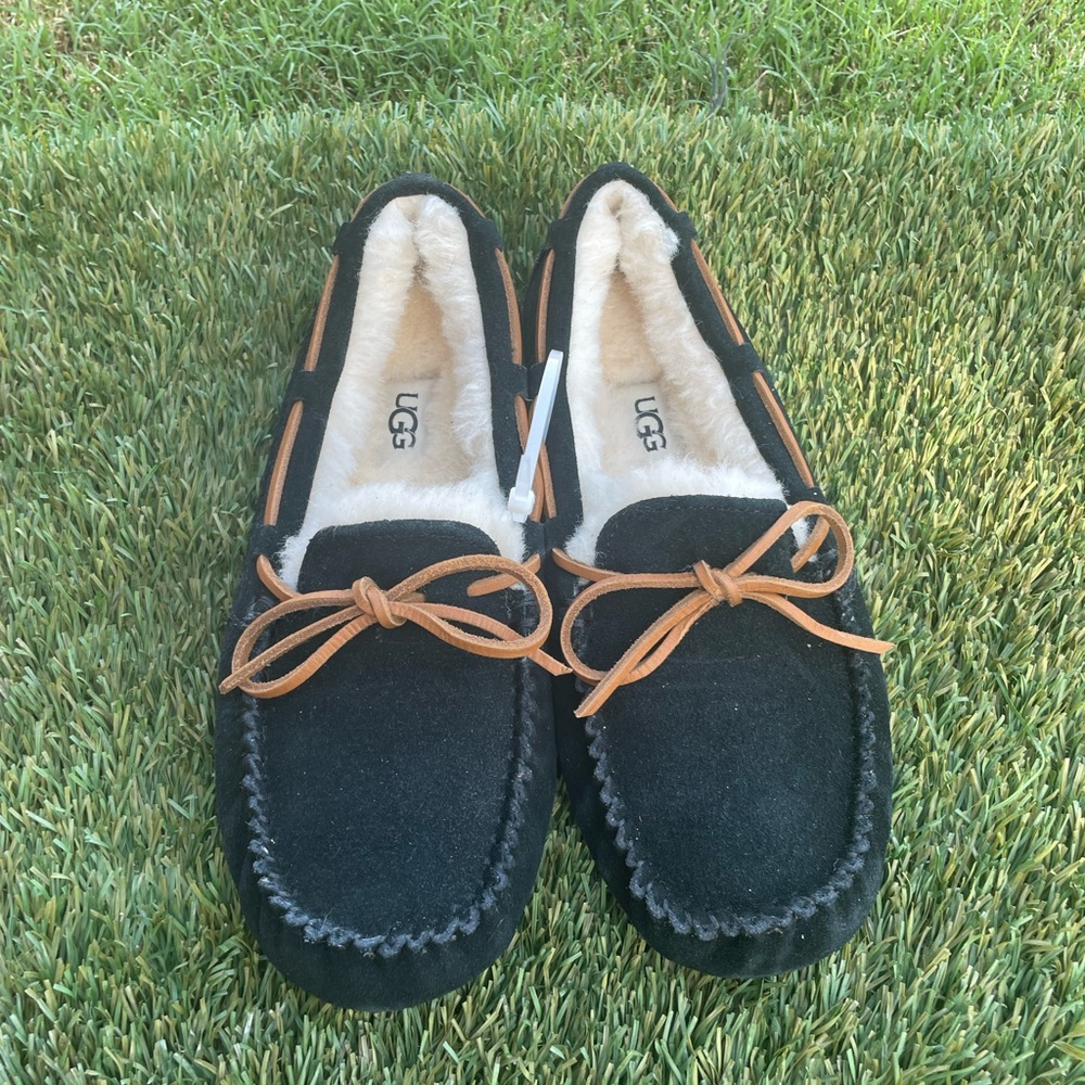 Women’s UGG Dakota Water Resistant Suede Slippers Sz 7